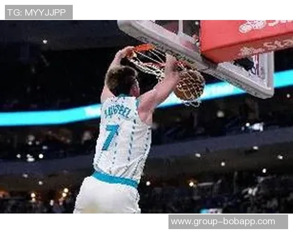 克尼佩尔表现出色14投9中三分命中率高达80助队取得胜利