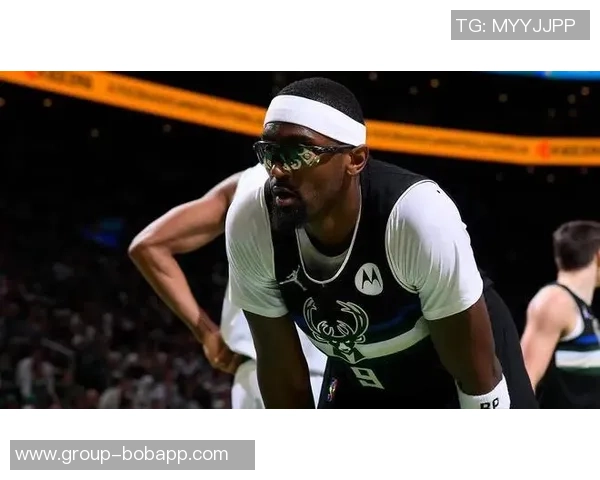 拳击手出击波蒂斯上篮遭无视犯规愤怒重拳击打篮架引发热议